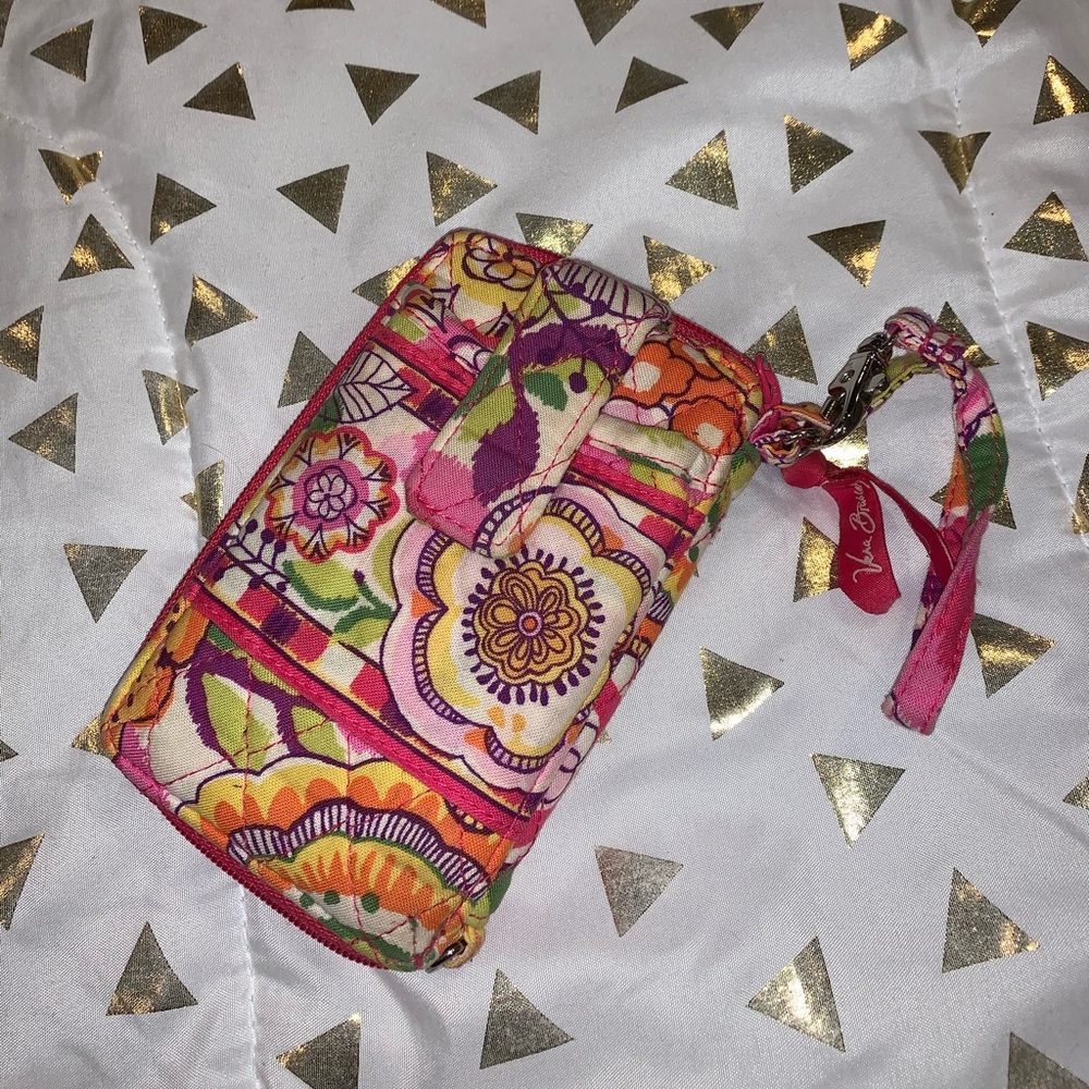 Vera Bradley Wallet... Great condition!